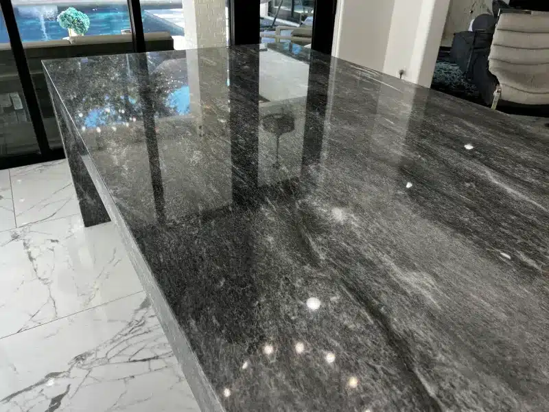 Polished quartzite countertop with enhanced clarity and uniform shine